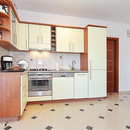 Apartment Sapavac Vir Buitenkant foto